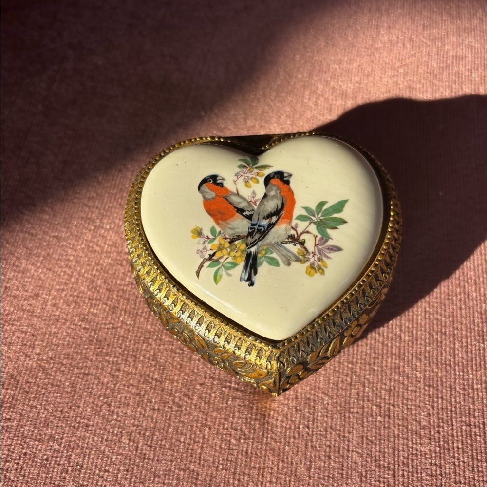 Vintage Mele Japan Heart Trinket Box “Bunting” Bird Porcelain Lid Gold Tone
